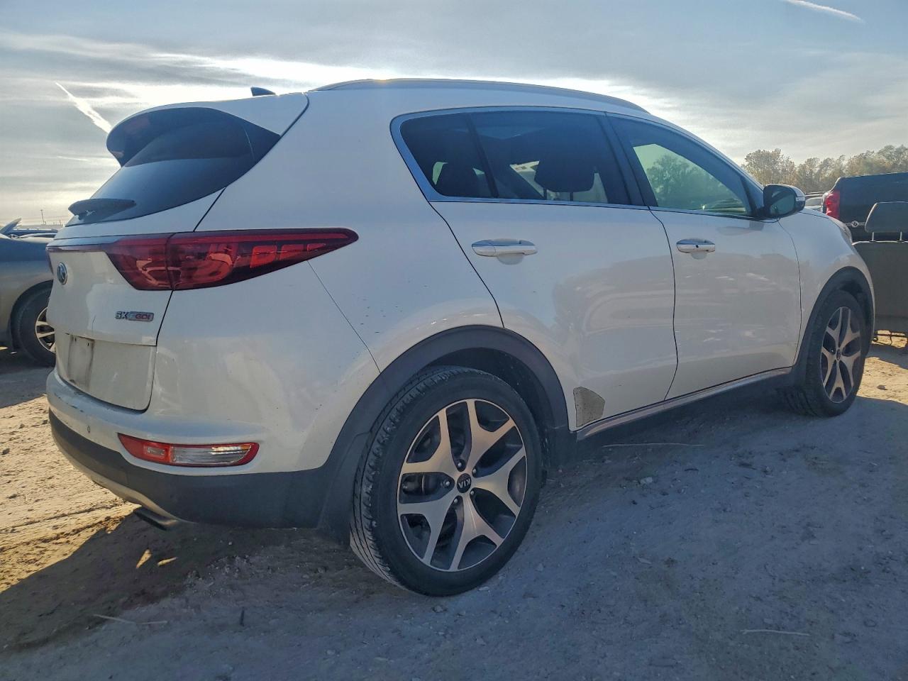 2017 KIA SPORTAGE SX photo 3