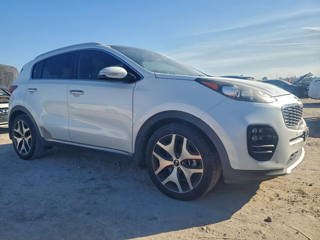 2017 KIA SPORTAGE SX photo 4