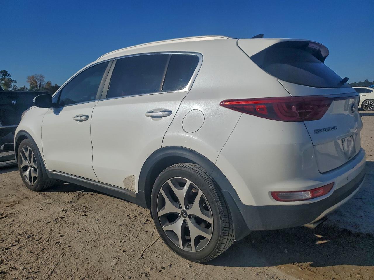 2017 KIA SPORTAGE SX photo 2
