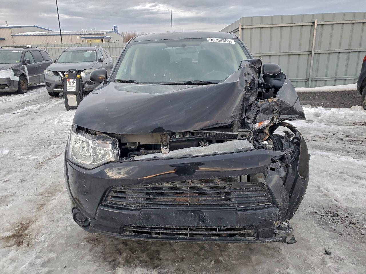 2014 MITSUBISHI OUTLANDER ES photo 5