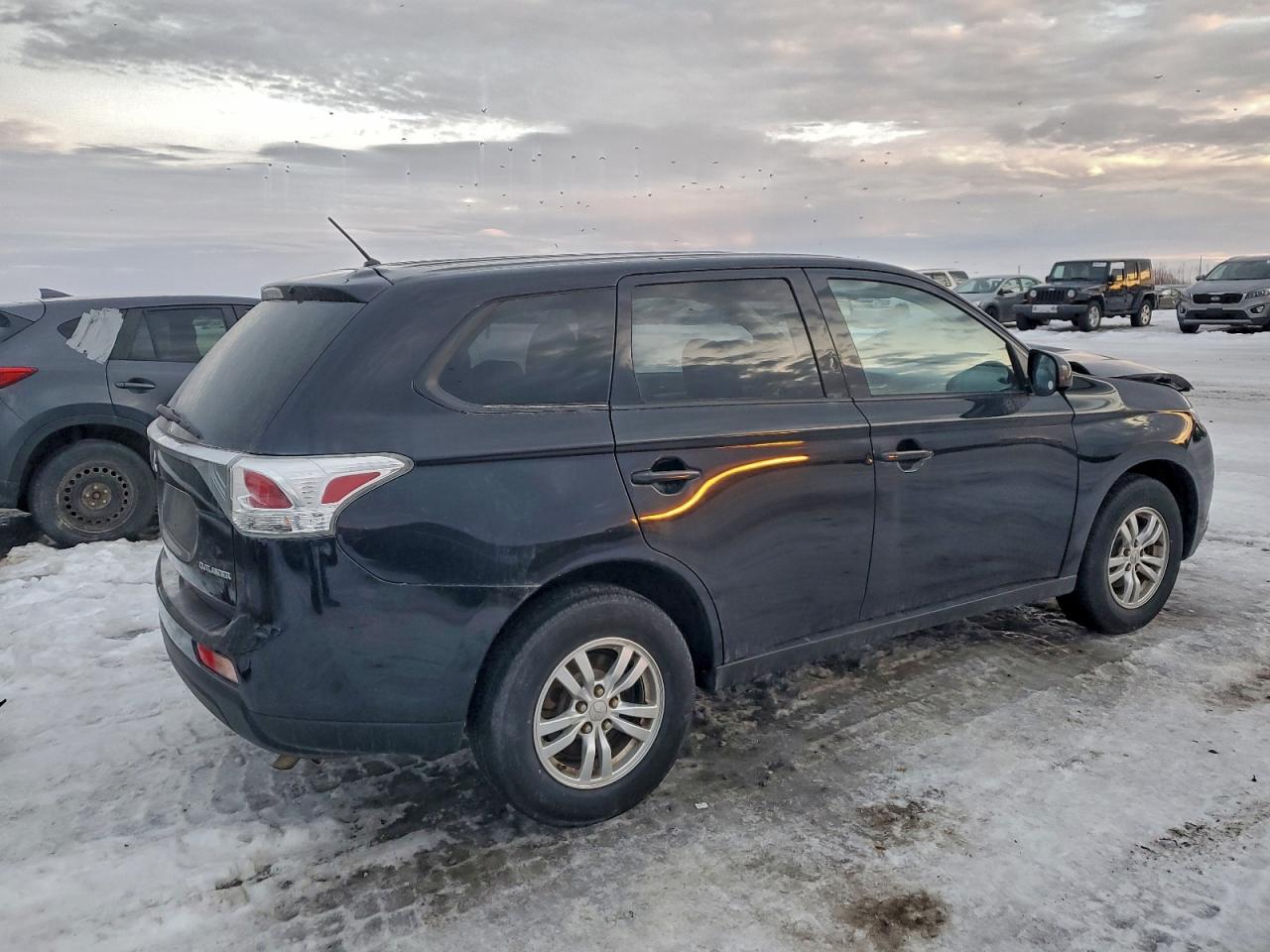 2014 MITSUBISHI OUTLANDER ES photo 3