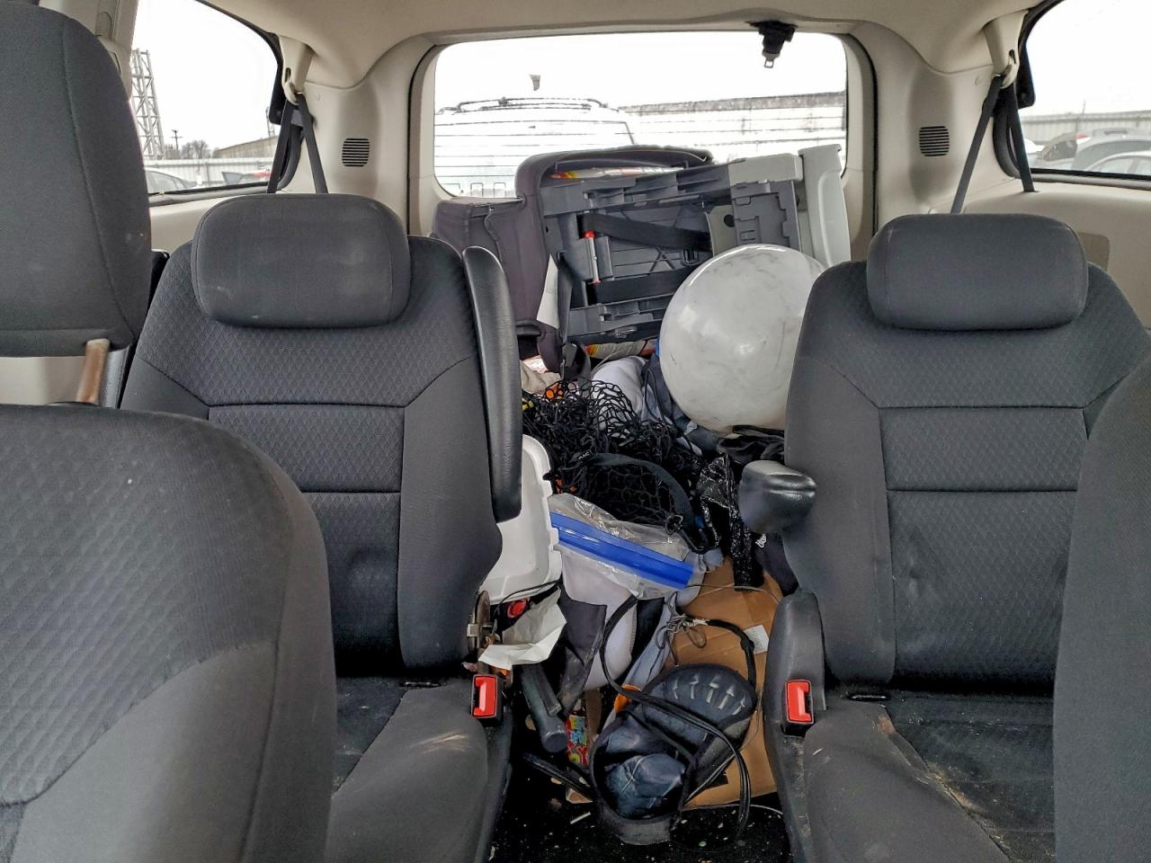 2010 DODGE GRAND CARAVAN SXT photo 10