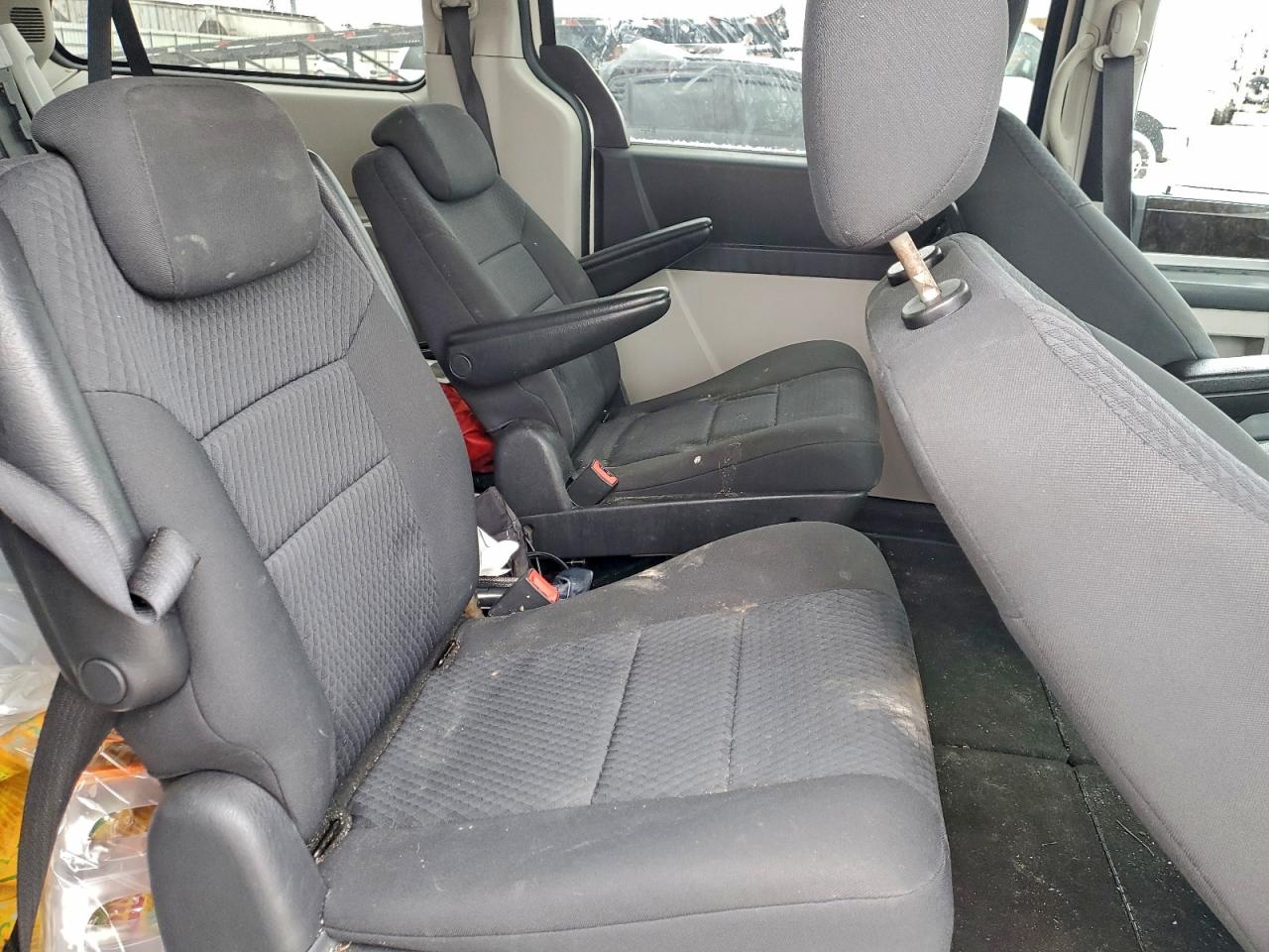 2010 DODGE GRAND CARAVAN SXT photo 11