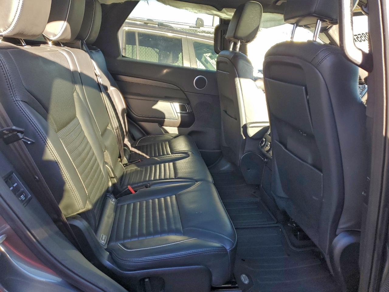 2018 LAND ROVER DISCOVERY HSE photo 21