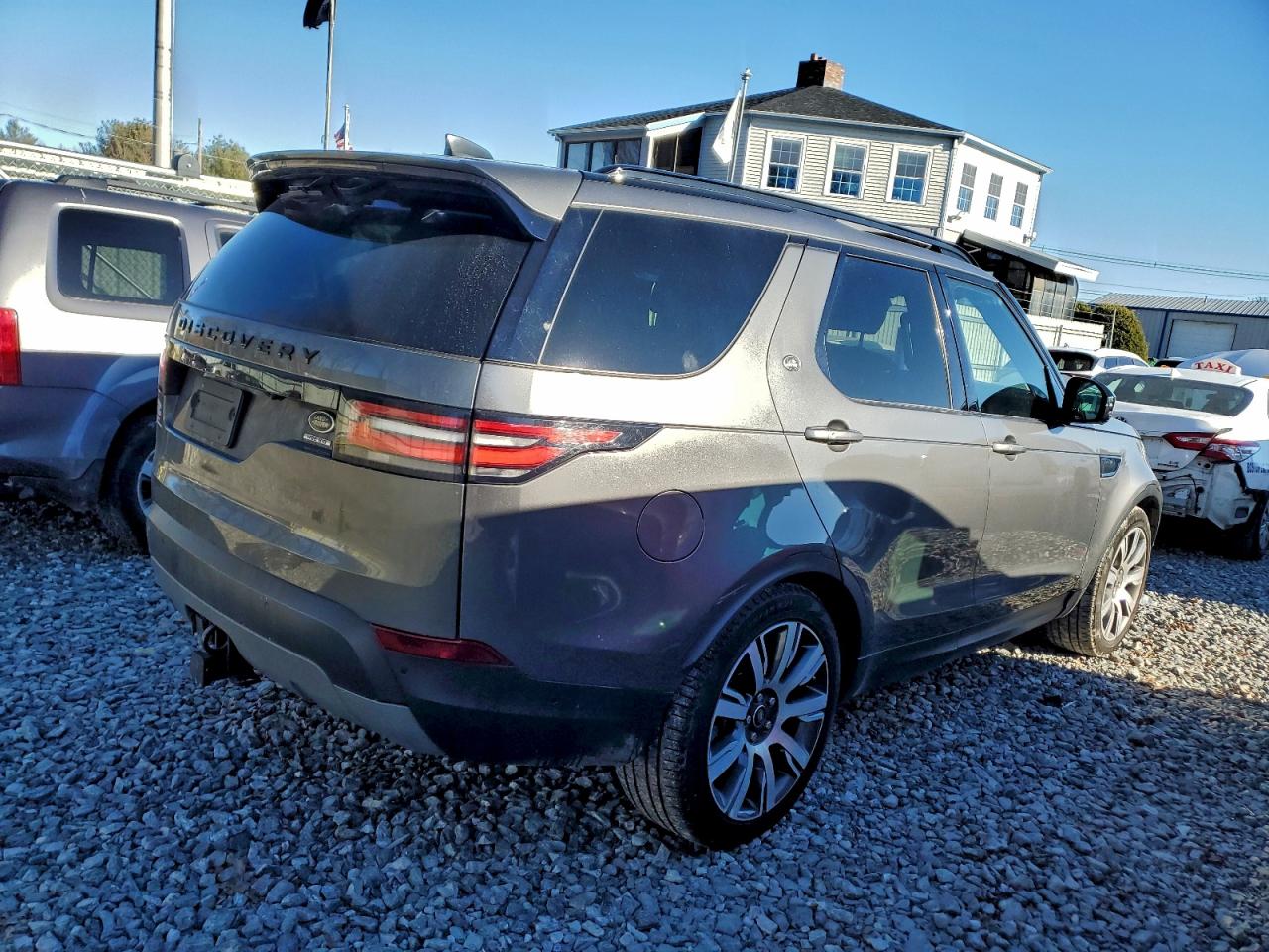 2018 LAND ROVER DISCOVERY HSE photo 5