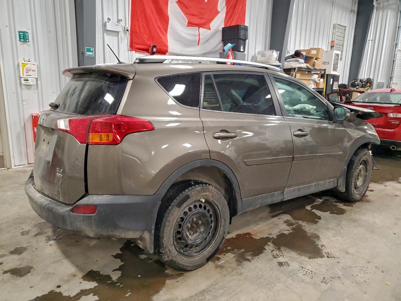 2015 TOYOTA RAV4 XLE photo 5