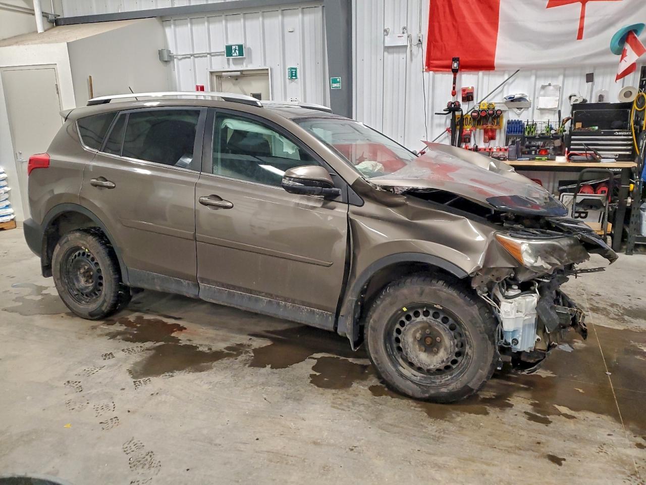 2015 TOYOTA RAV4 XLE photo 7