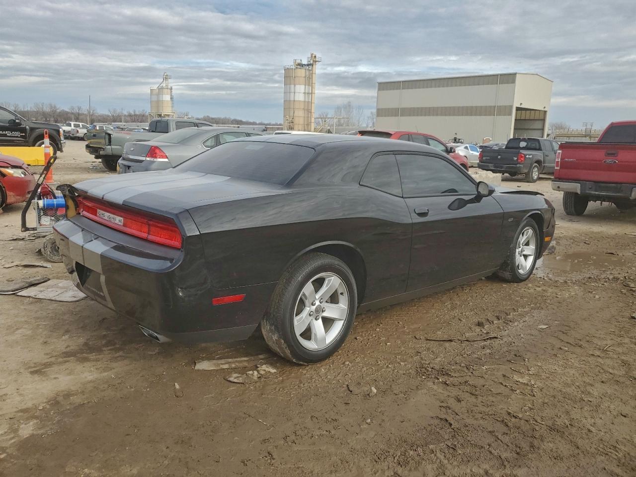2012 DODGE CHALLENGER SXT photo 3