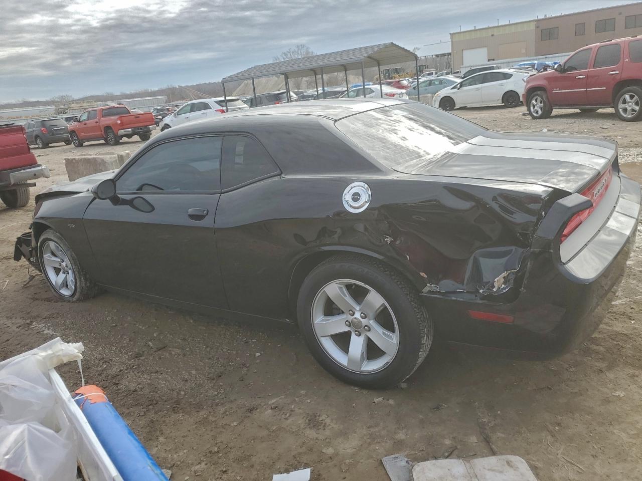 2012 DODGE CHALLENGER SXT photo 2