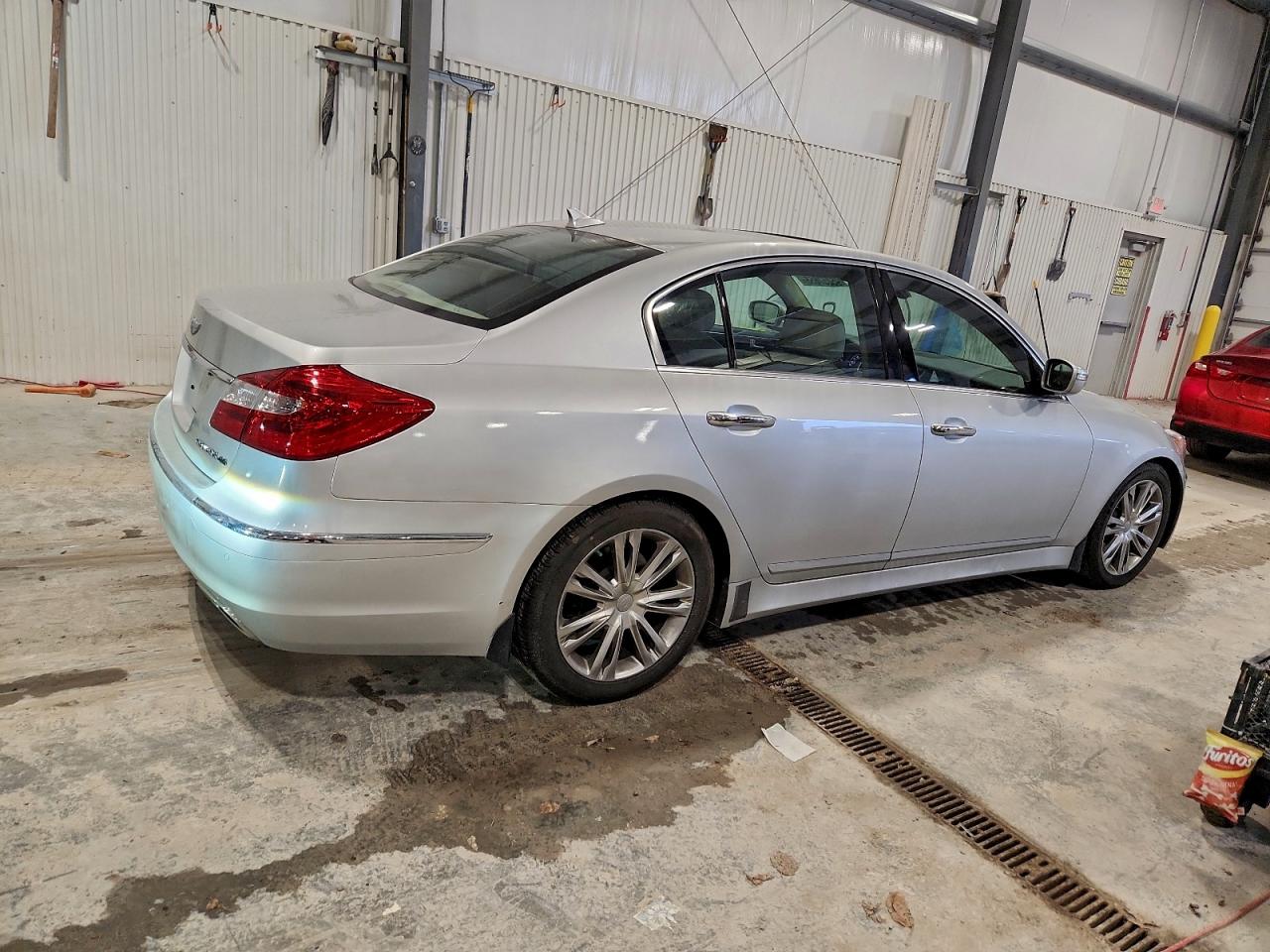 2012 HYUNDAI GENESIS 4.6L photo 3