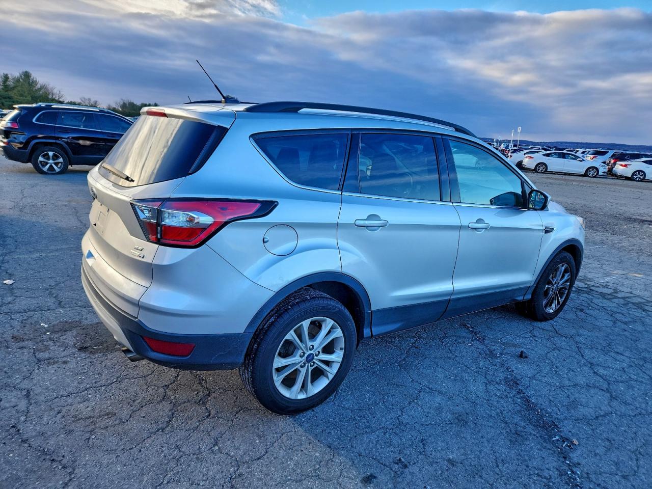 2018 FORD ESCAPE SE photo 3
