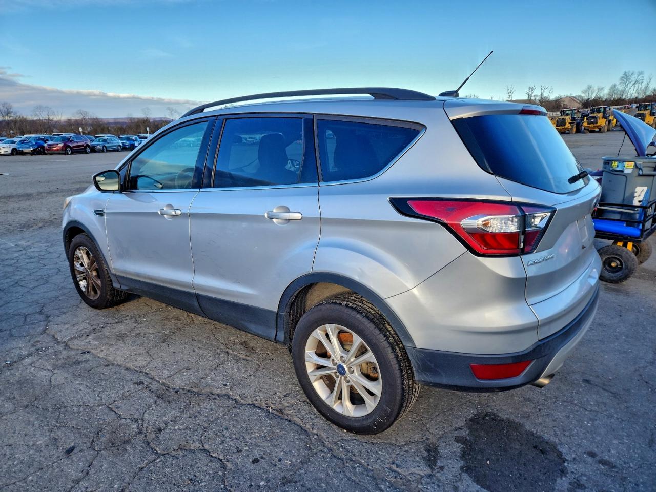 2018 FORD ESCAPE SE photo 2