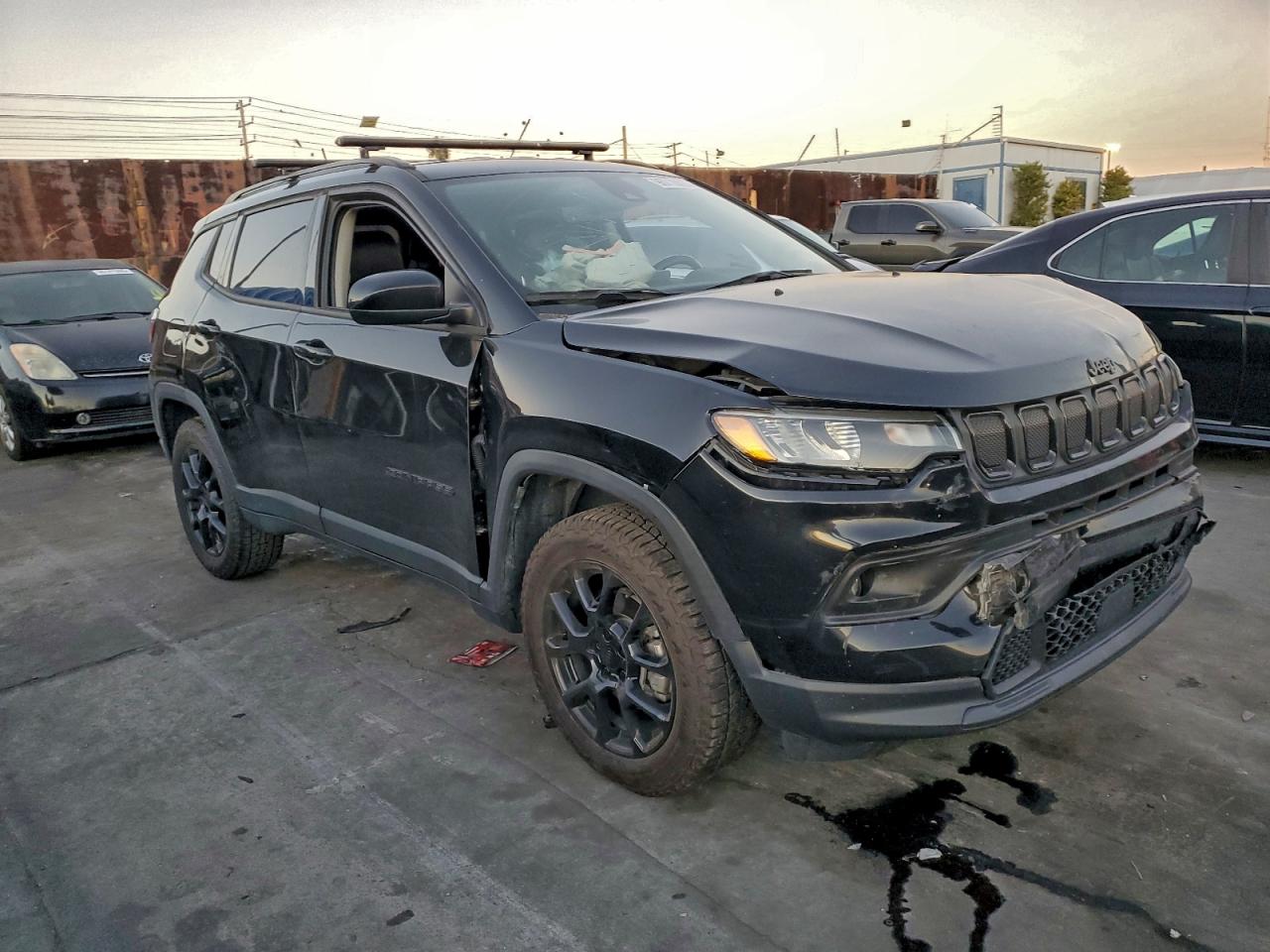 2022 JEEP COMPASS LATITUDE LUX photo 4