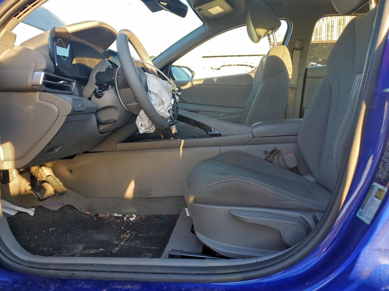 2024 HYUNDAI ELANTRA SEL photo 25