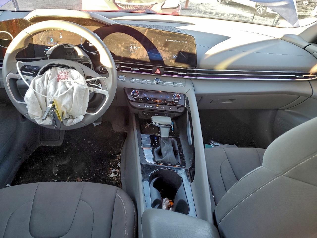2024 HYUNDAI ELANTRA SEL photo 29