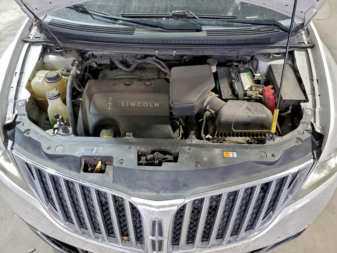 2011 LINCOLN MKX photo 12