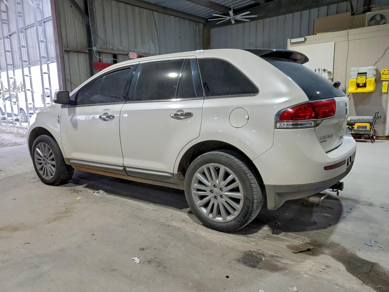 2011 LINCOLN MKX photo 2
