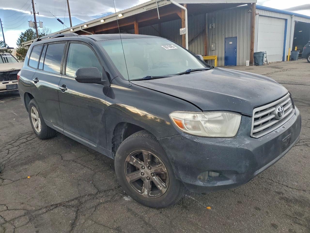 2010 TOYOTA HIGHLANDER BASE photo 4