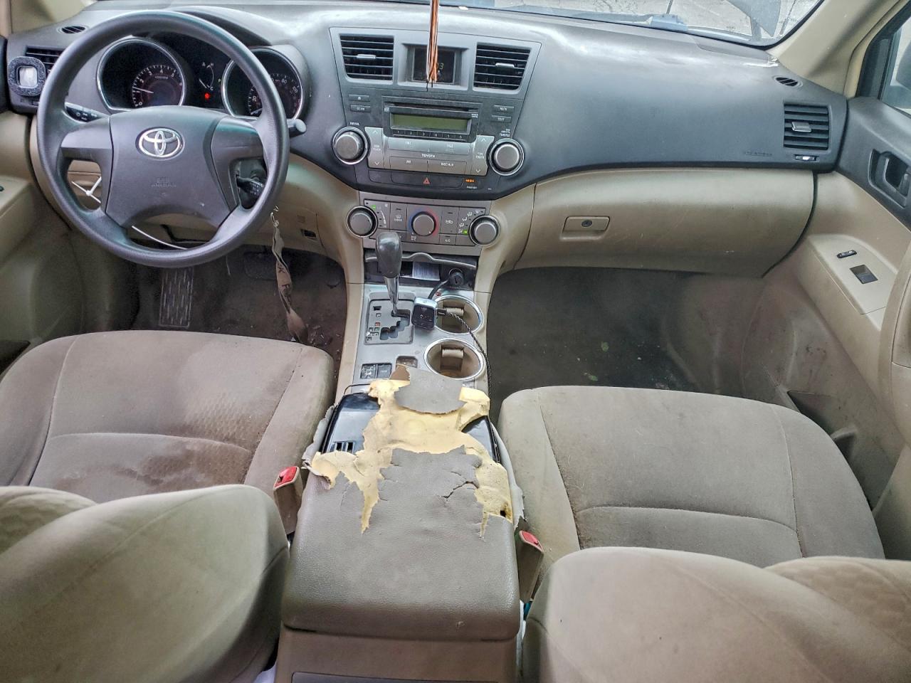 2010 TOYOTA HIGHLANDER BASE photo 8