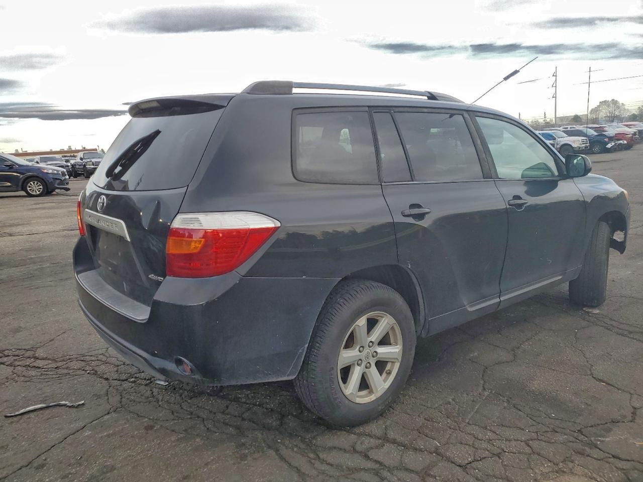 2010 TOYOTA HIGHLANDER BASE photo 3