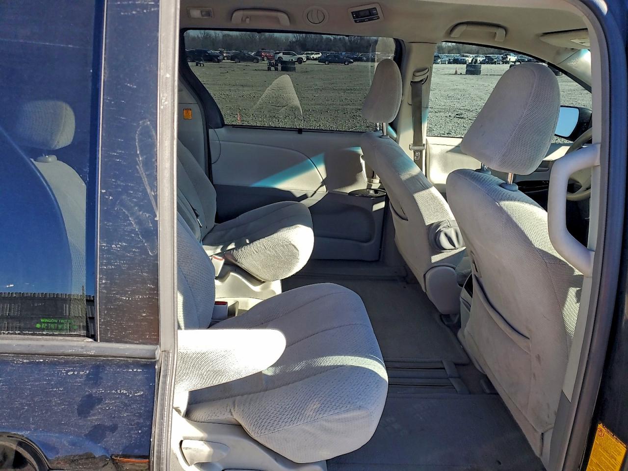 2013 TOYOTA SIENNA LE photo 21