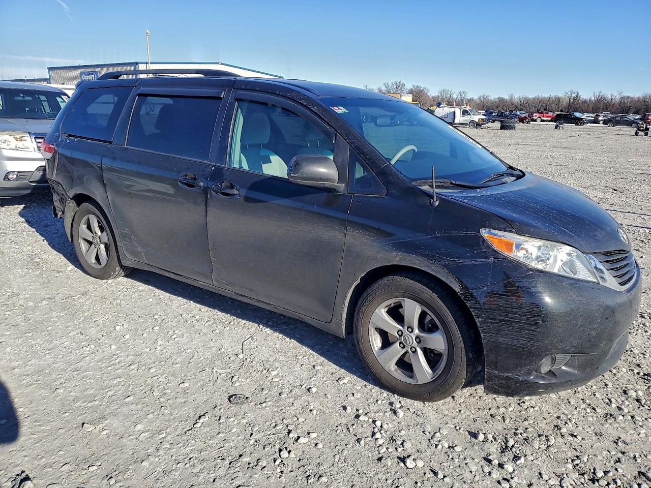 2013 TOYOTA SIENNA LE photo 7