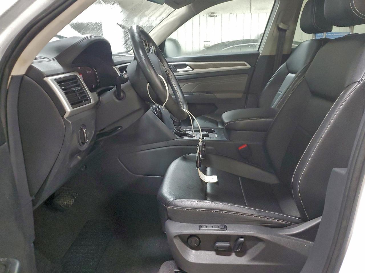 2023 VOLKSWAGEN ATLAS SEL photo 13