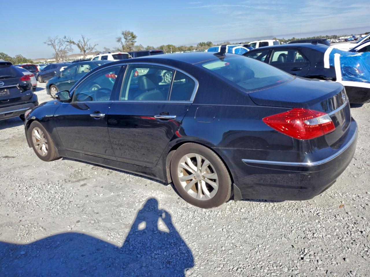 2012 HYUNDAI GENESIS 3.8L photo 2