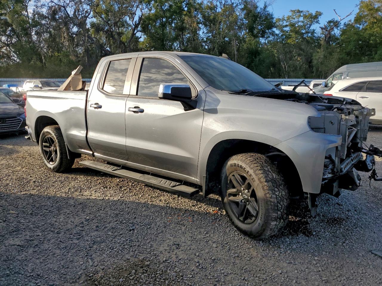 2019 CHEVROLET SILVERADO C1500 LT photo 4