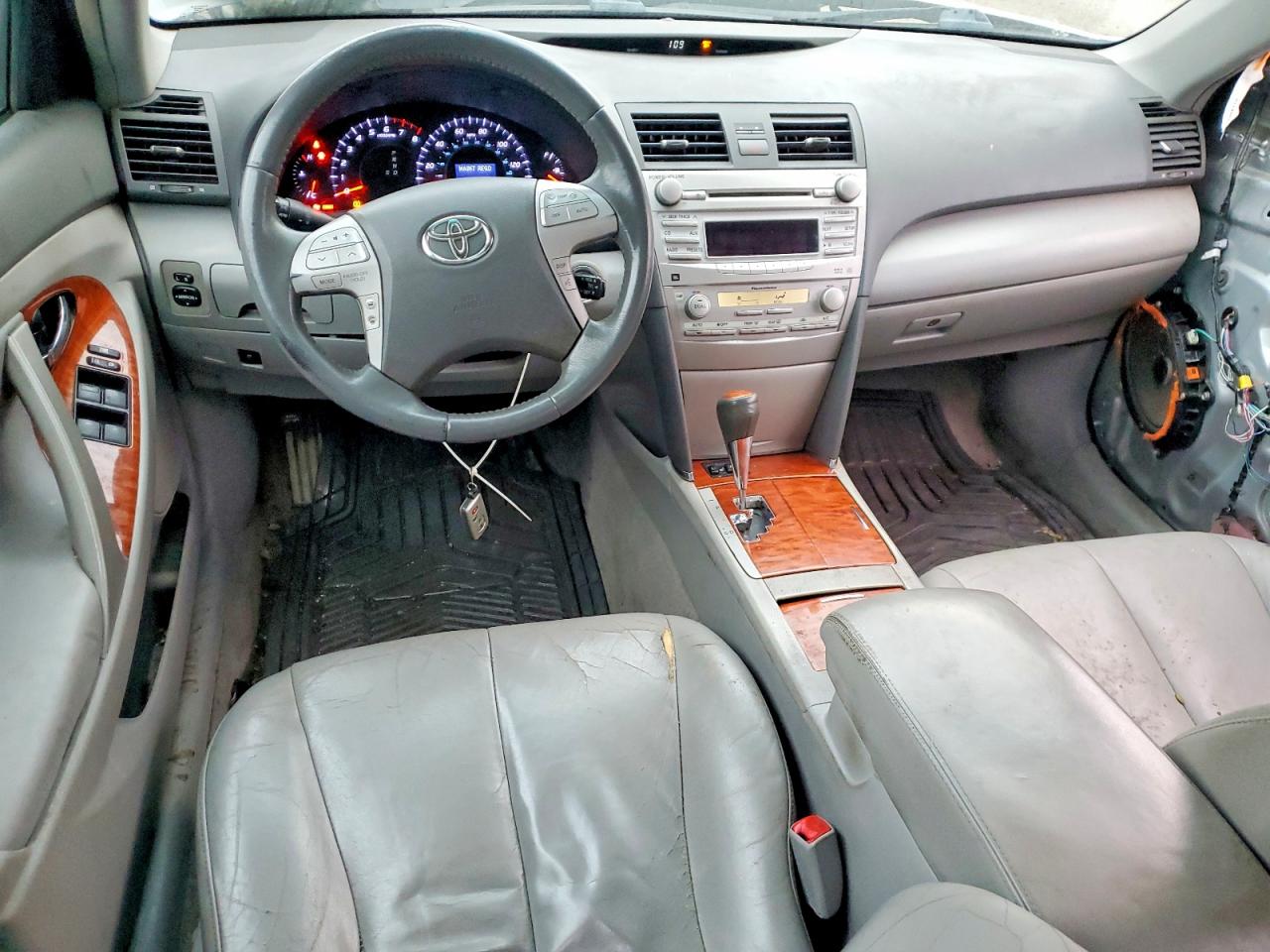 2010 TOYOTA CAMRY BASE photo 8