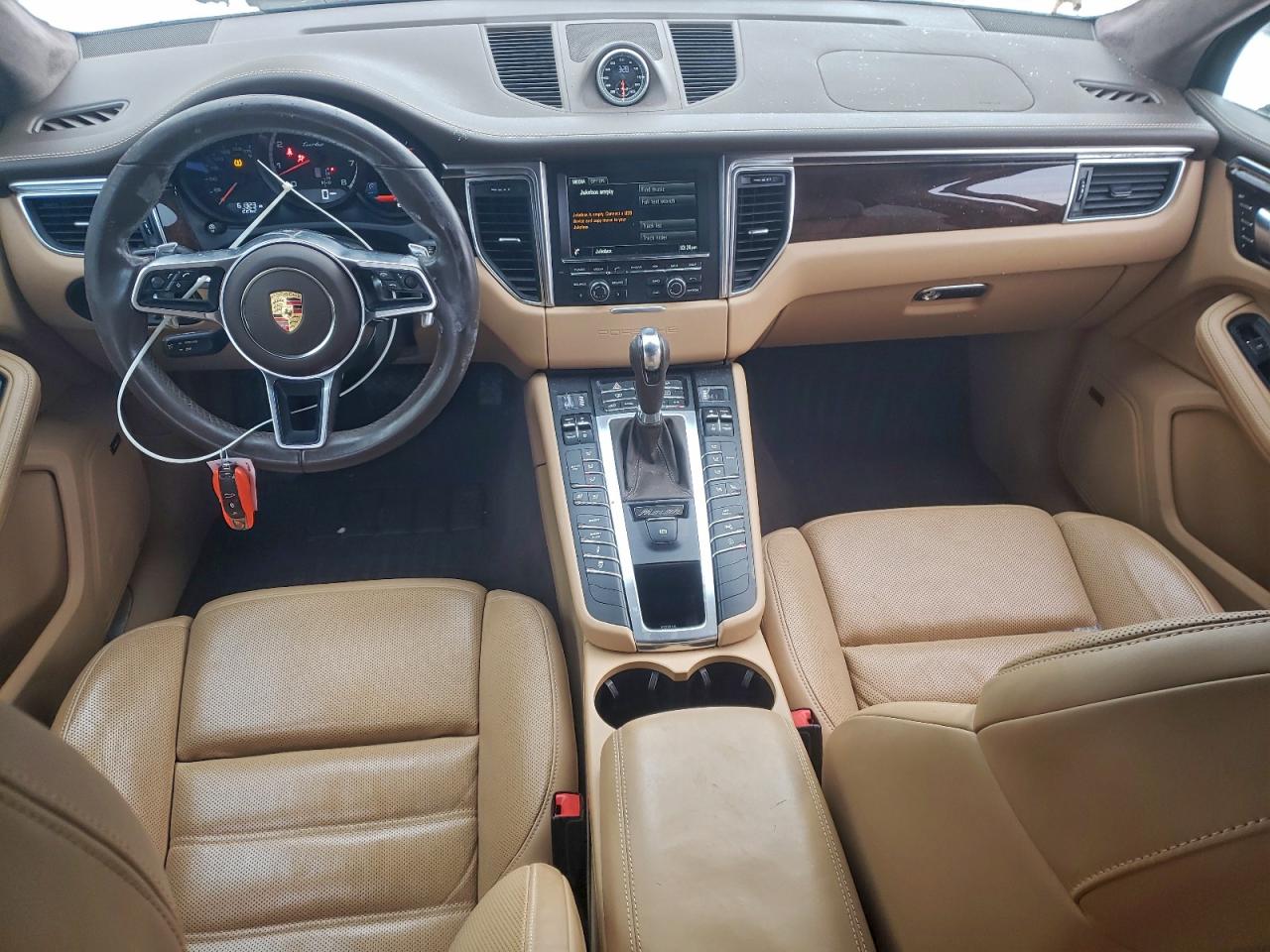 2016 PORSCHE MACAN TURBO photo 8