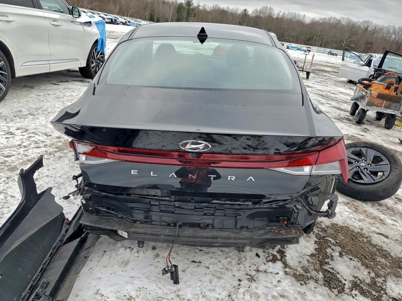 2023 HYUNDAI ELANTRA SEL photo 6