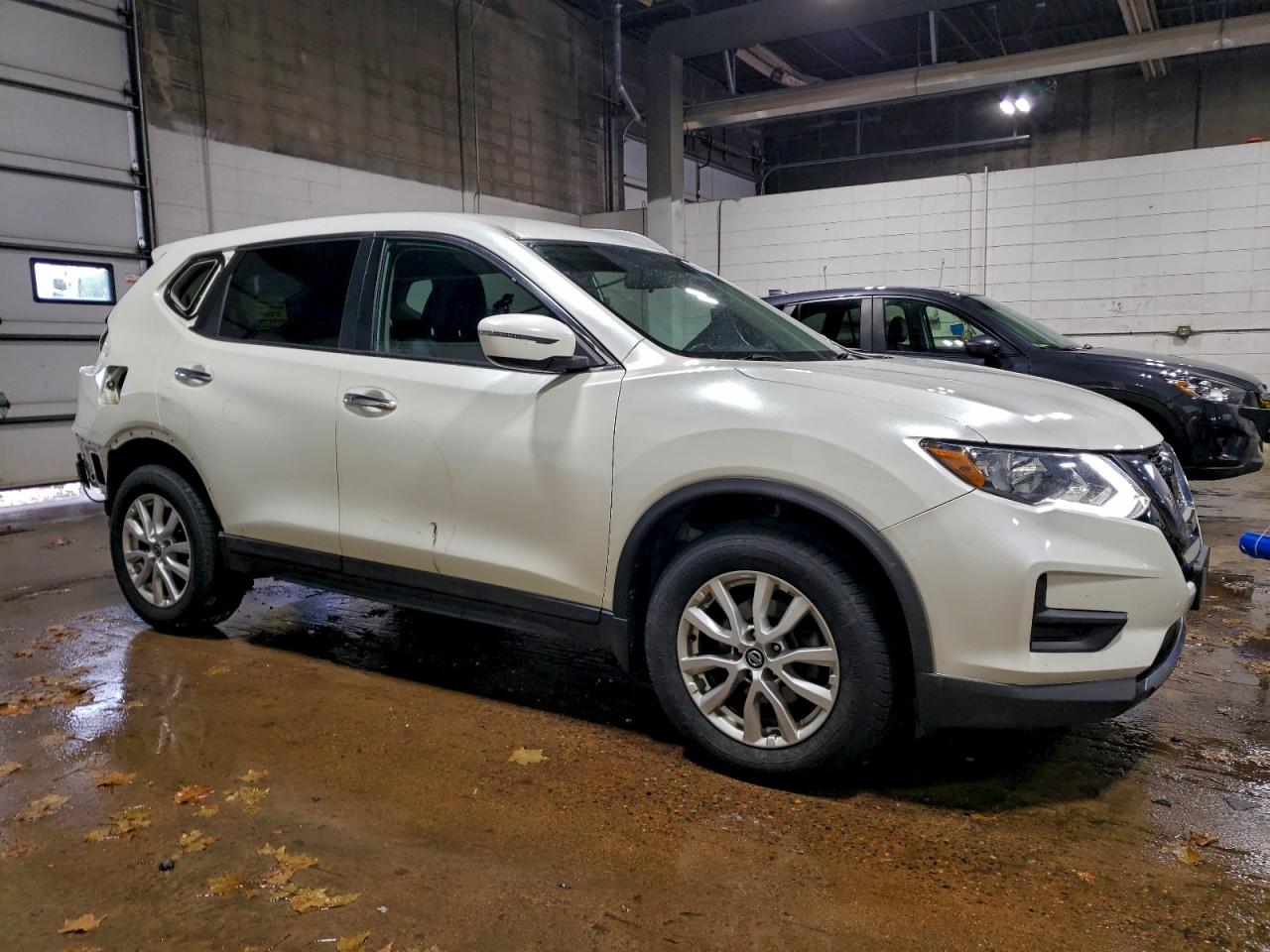 2018 NISSAN ROGUE S photo 4