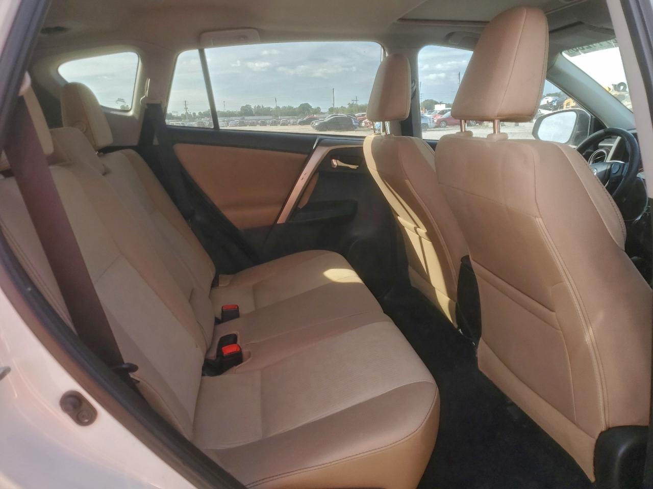 2014 TOYOTA RAV4 XLE photo 10
