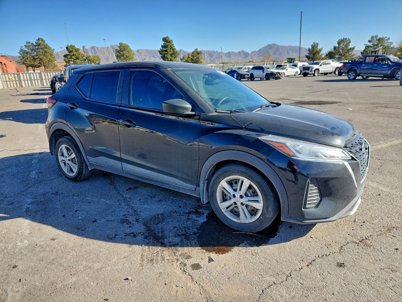 2022 NISSAN KICKS S photo 4