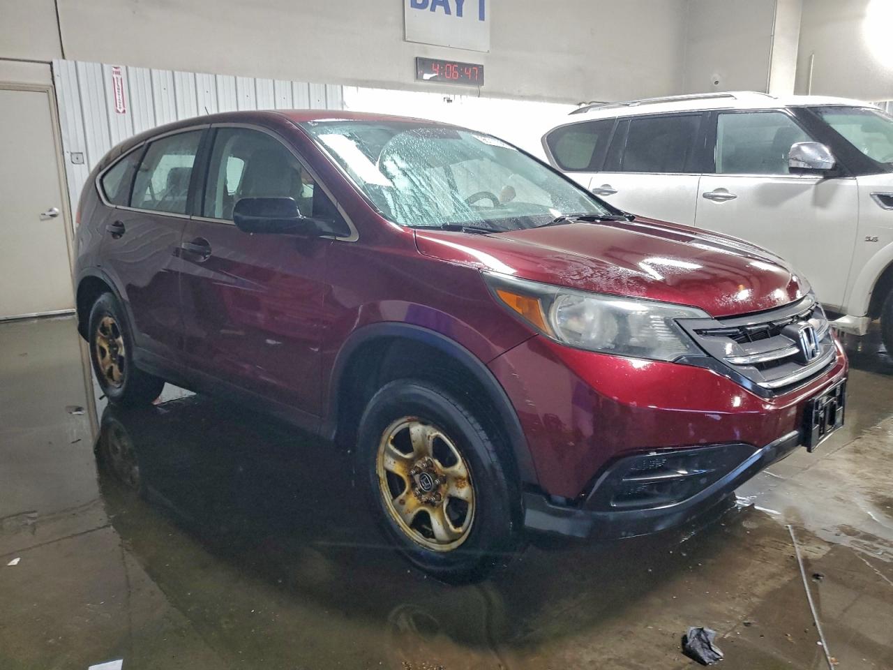 2013 HONDA CR-V LX photo 4