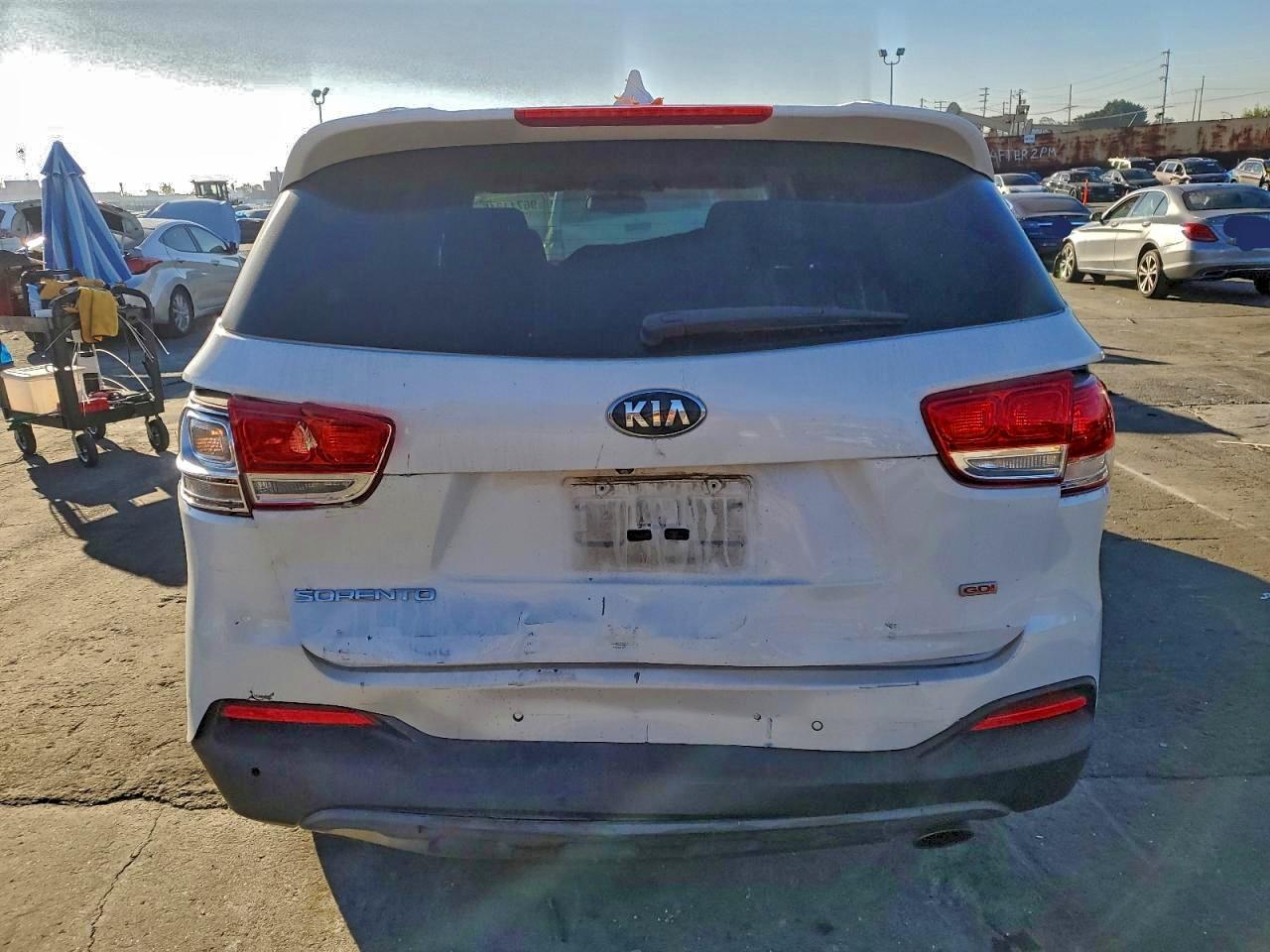 2016 KIA SORENTO LX photo 6