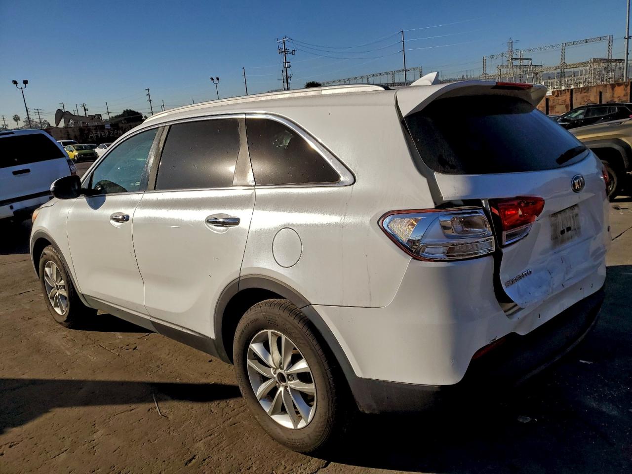 2016 KIA SORENTO LX photo 2