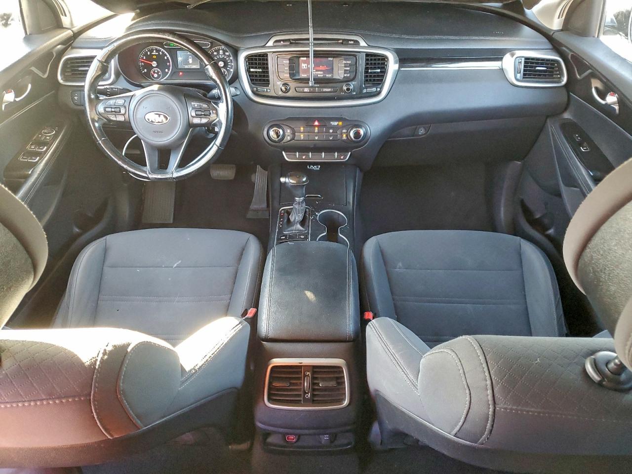 2016 KIA SORENTO LX photo 8