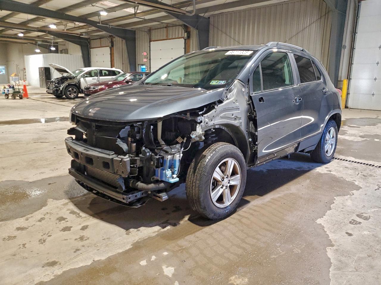 2017 CHEVROLET TRAX 1LT — FRONT END damage — photo 1