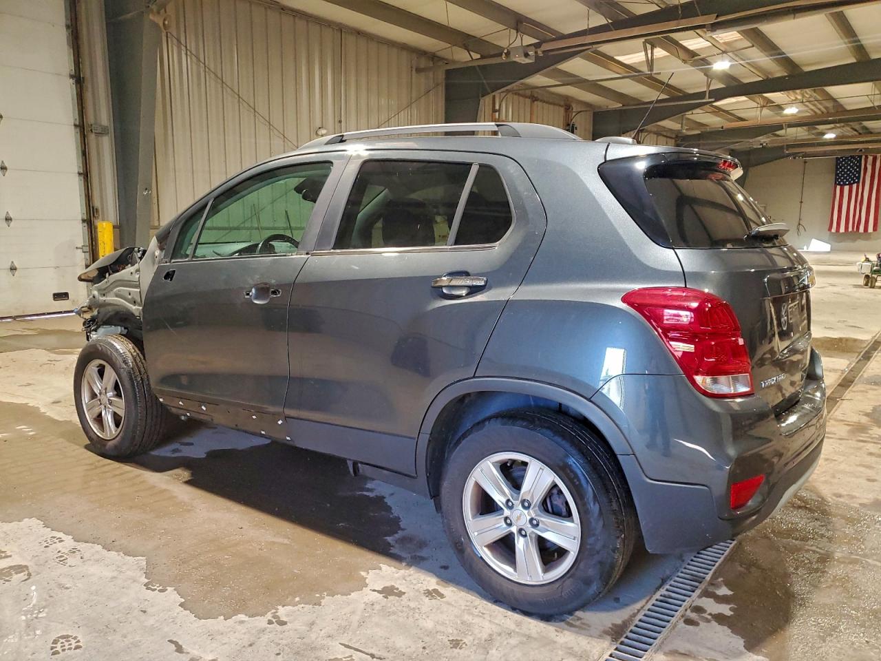 2017 CHEVROLET TRAX 1LT photo 2