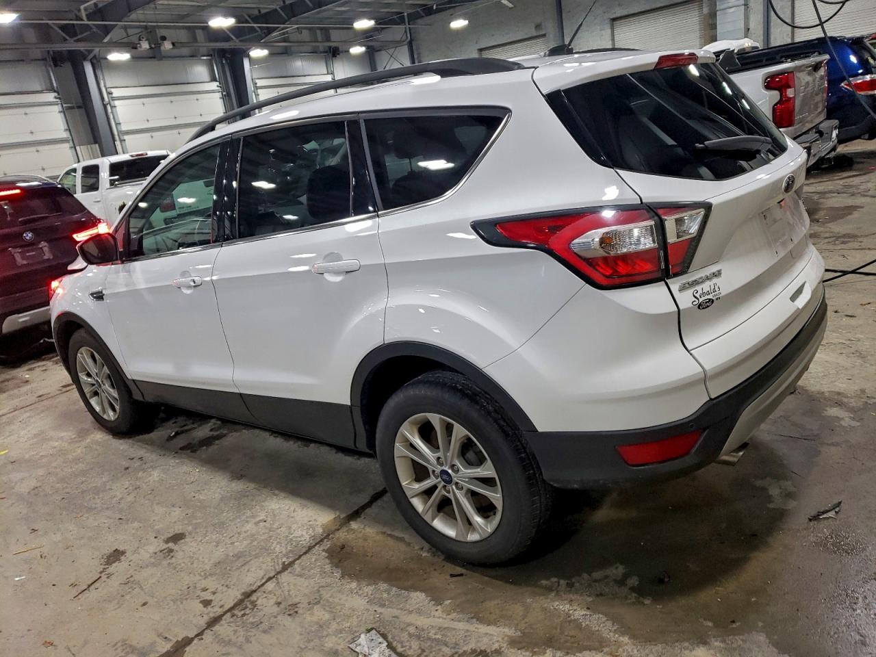 2017 FORD ESCAPE SE photo 2