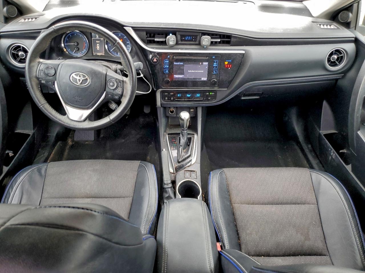 2018 TOYOTA COROLLA L photo 8
