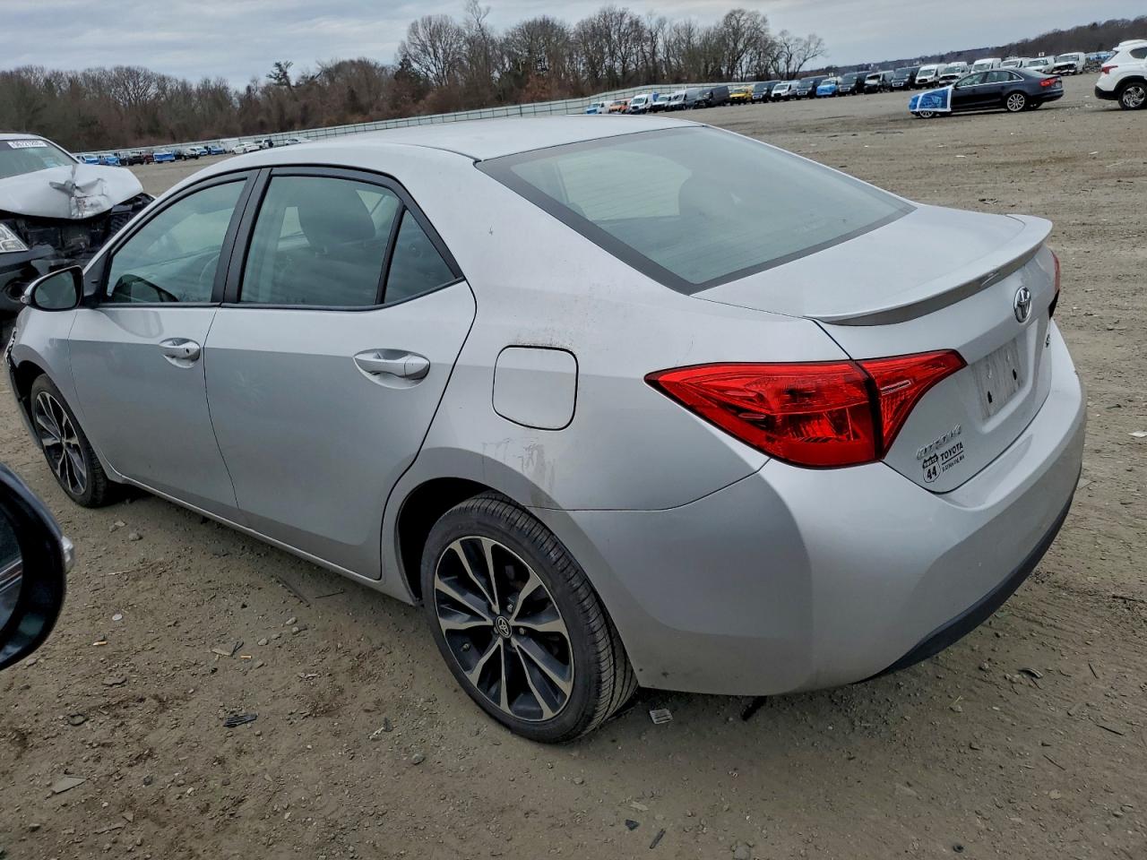 2018 TOYOTA COROLLA L photo 2