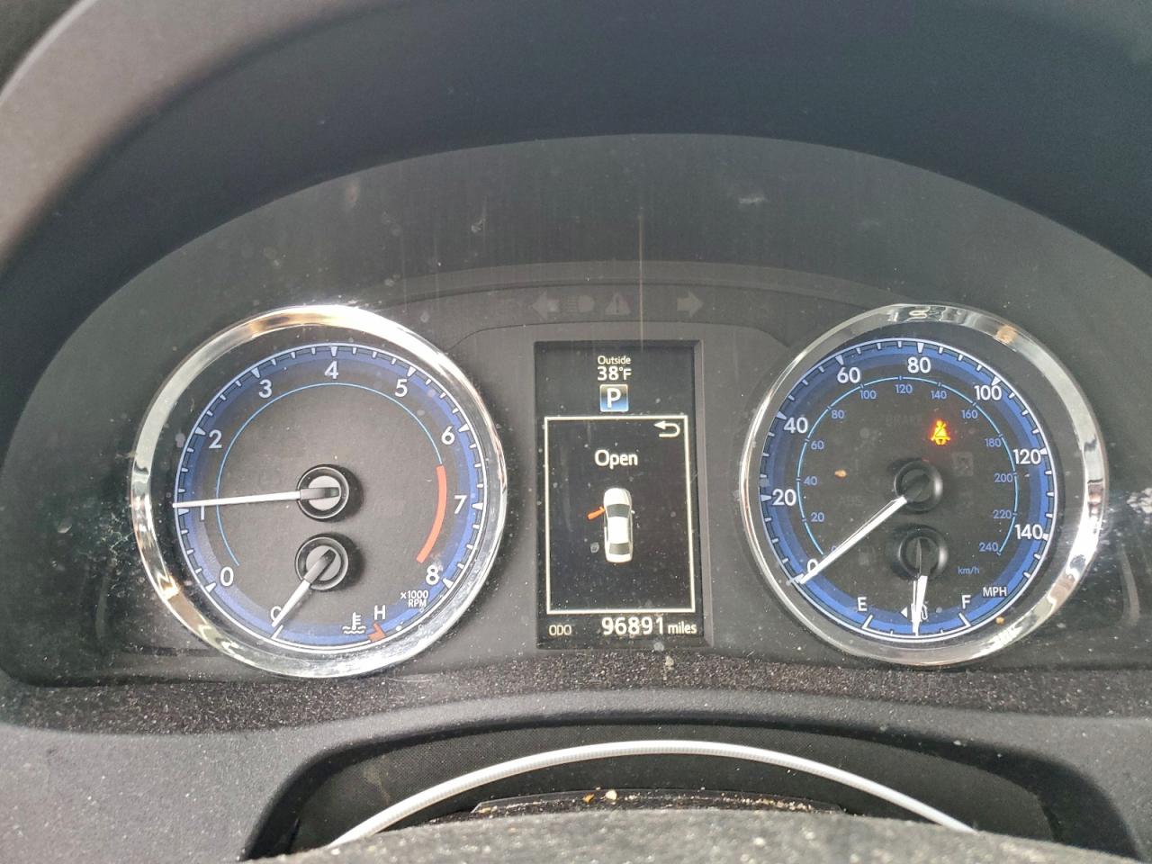2018 TOYOTA COROLLA L photo 9