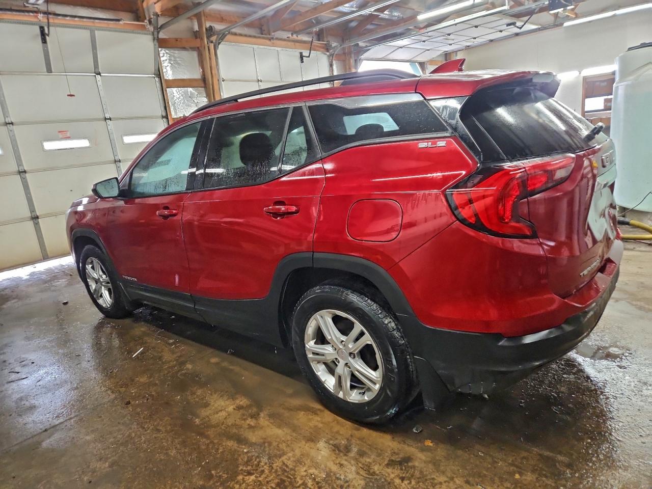 2018 GMC TERRAIN SLE photo 2