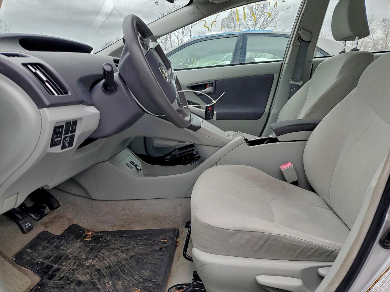 2010 TOYOTA PRIUS photo 13