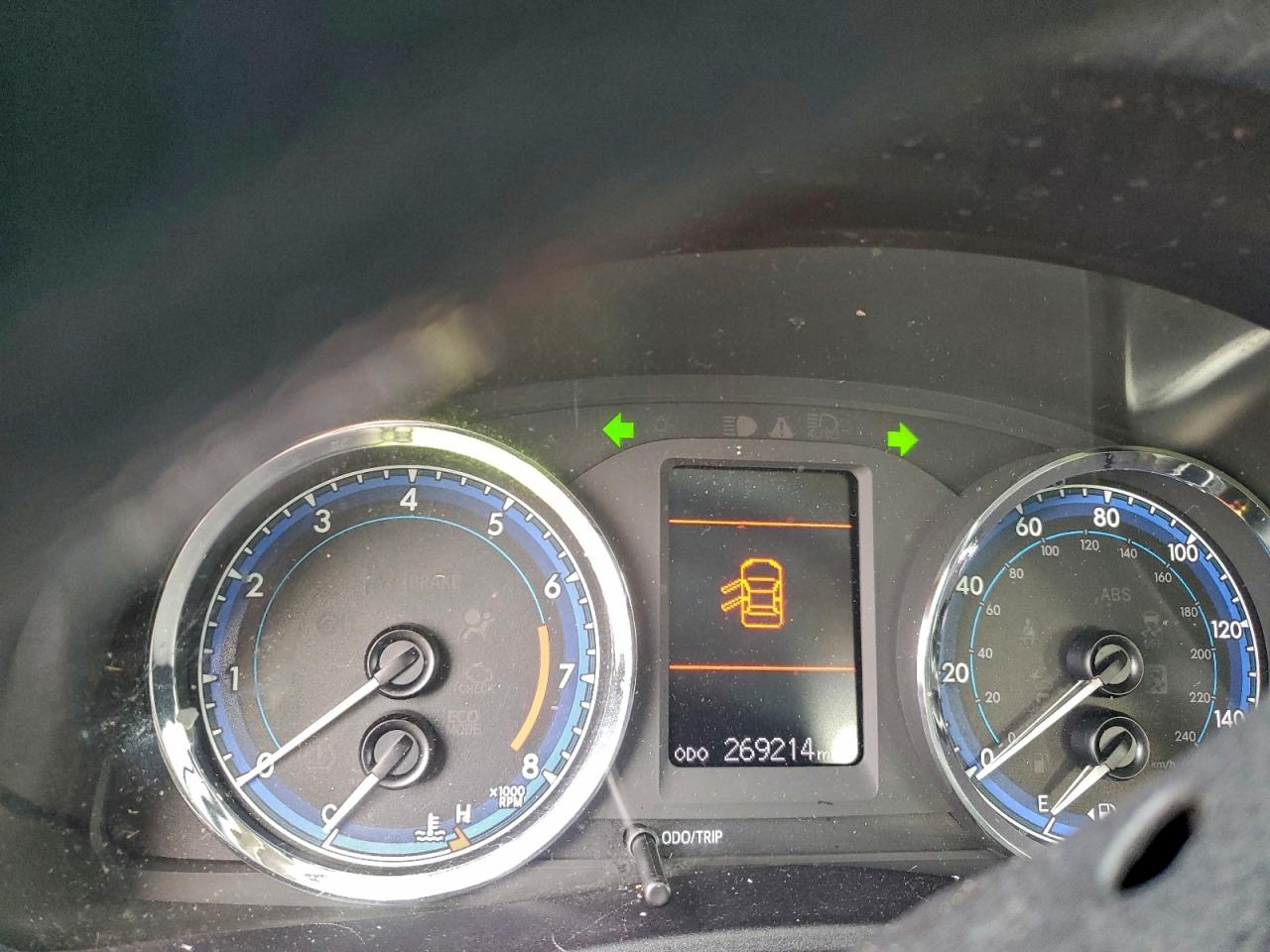 2018 TOYOTA COROLLA L photo 9