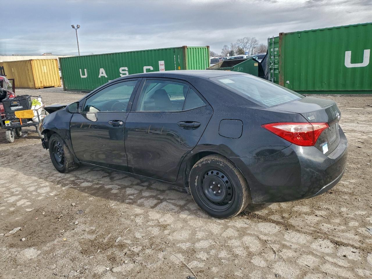 2018 TOYOTA COROLLA L photo 2