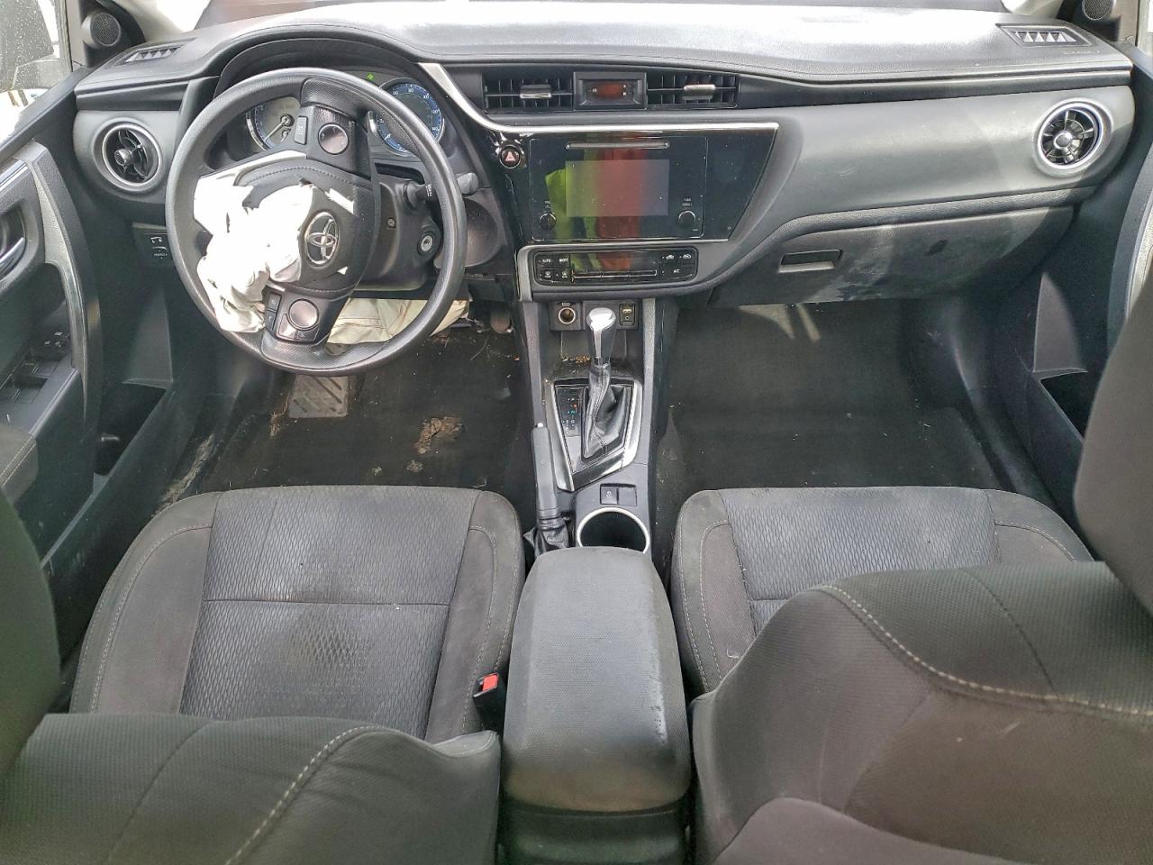 2018 TOYOTA COROLLA L photo 8